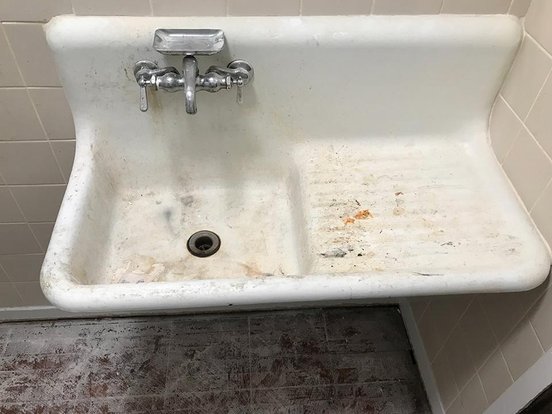 Clawfoot tub (inside only)